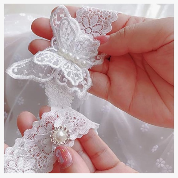 Brand new garters - Picture 3 of 6